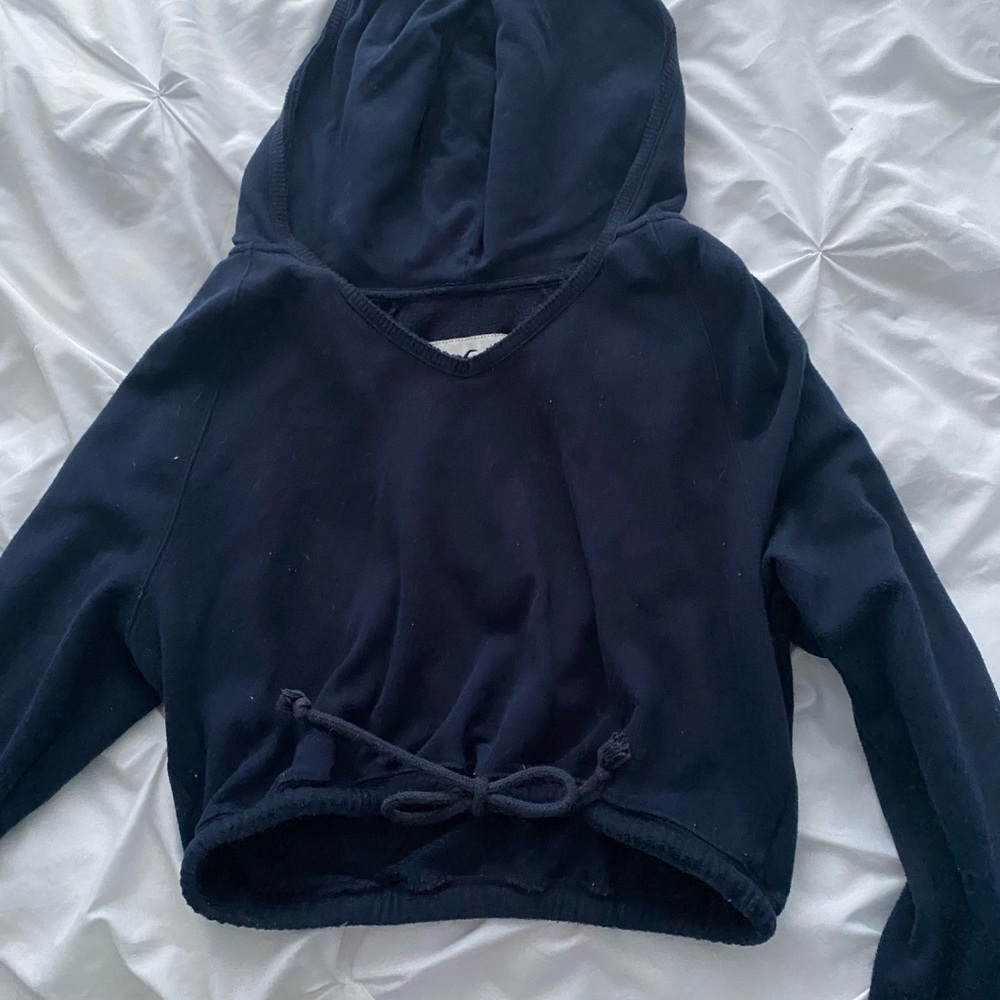 Holister Navy Blue cropped Hoodie Sweater